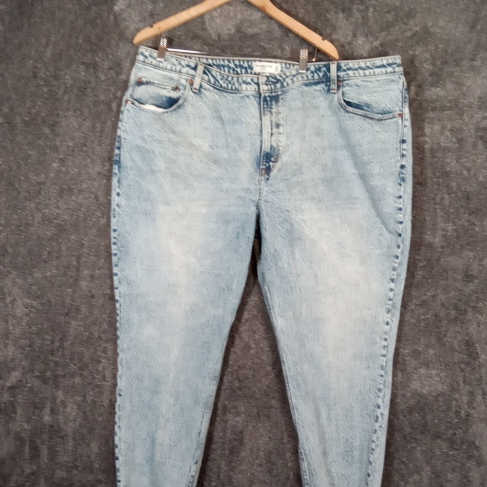 Abercrombie & Fitch The Mom High Rise Curve Love Womens Jeabs Size 22 - Picture 2 of 8